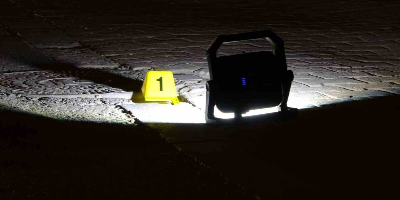 Kardeşlerin Silahlı Ve Bıçaklı Kavgasında Kurşunlar Havada Uçuştu: 2 Yaralı