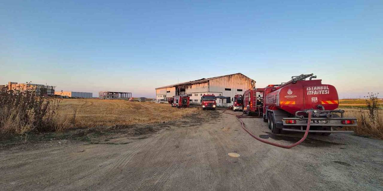 Silivri’de Geri Dönüşüm Fabrikasında Yangın