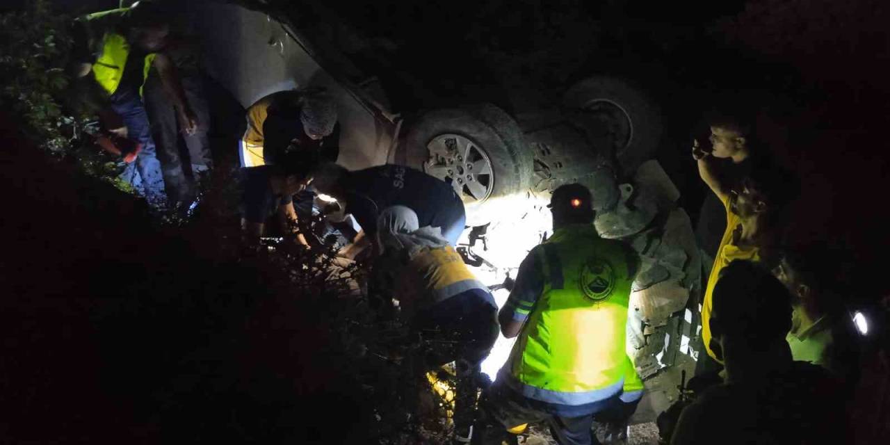 Siirt’te Pikap Şarampole Yuvarlandı: 3 Yaralı