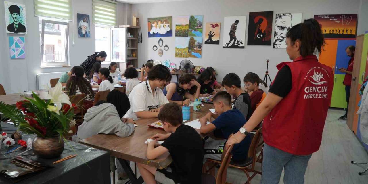 Kırıkkale’de Gençler Yaz Tatilini Dolu Dolu Geçiriyor: Hem Eğleniyor Hem Öğreniyorlar