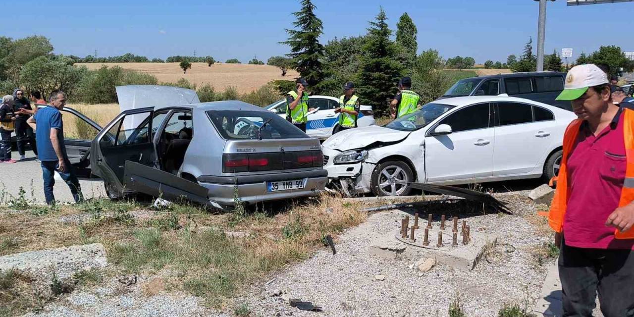 Kütahya’da Trafik Kazası: 1 Ölü, 2 Yaralı