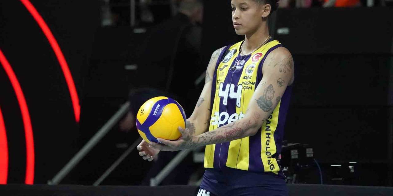 Fenerbahçe Kadın Voleybol Takımı, 4 İsimle Sözleşme Yeniledi