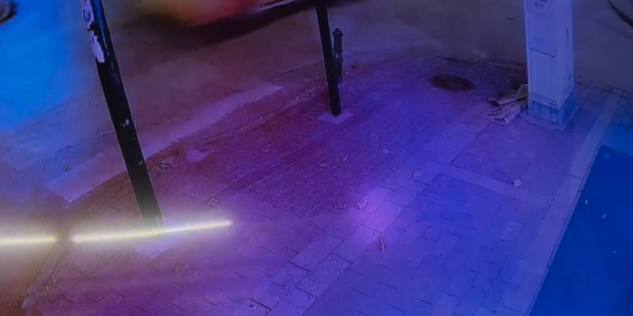 Can Pazarı Yaşanan Kaza Kamerada.. 2 Kişi Ağır Yaralandı