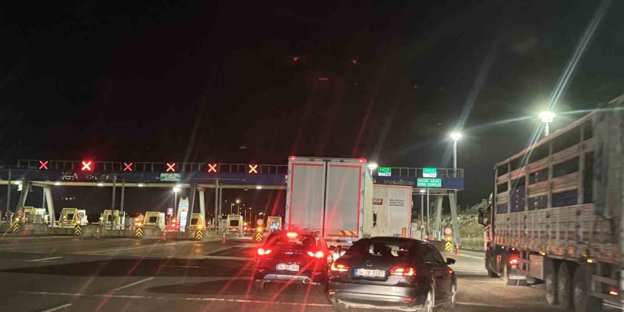 İstanbul Trafiğine Nefes Olan Otoyolda, Gişe Sayısının Azaltılması, Yoğunluğa Sebep Oluyor