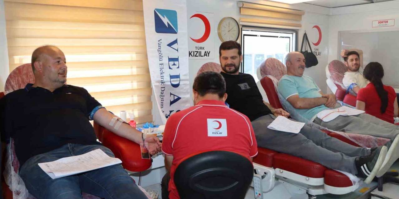 Vedaş Personelinden Kan Bağışı