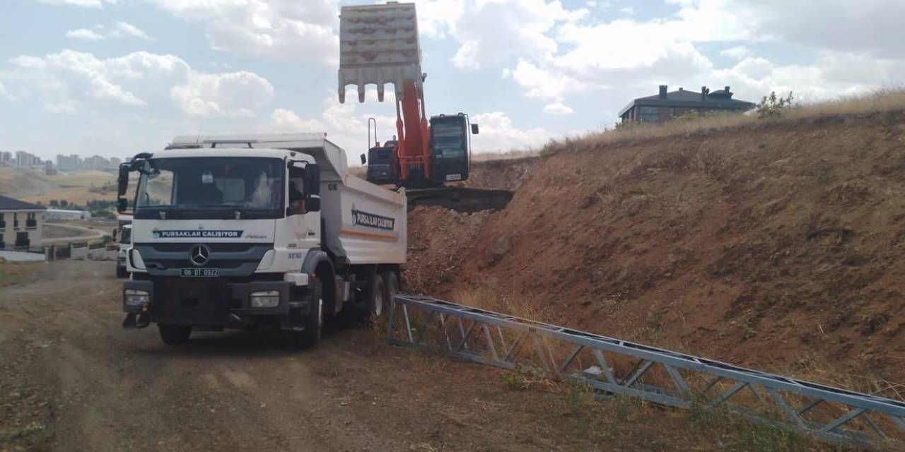 Pursaklar Yeni Yol Ağları İle Değişiyor Dönüşüyor