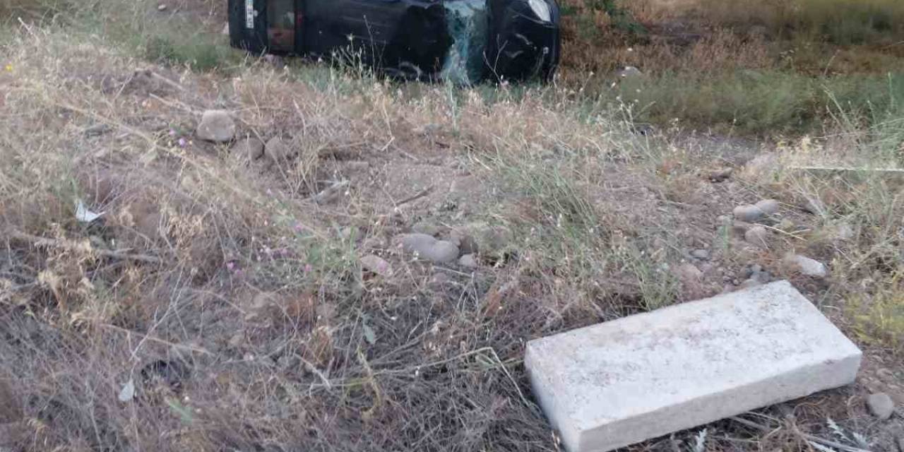 Şarampole Devrilen Hafif Ticari Araçta 7 Kişi Yaralandı