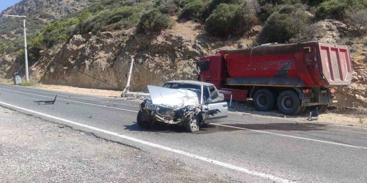 Otomobilin Hurdaya Döndüğü Kaza Ucuz Atlatıldı