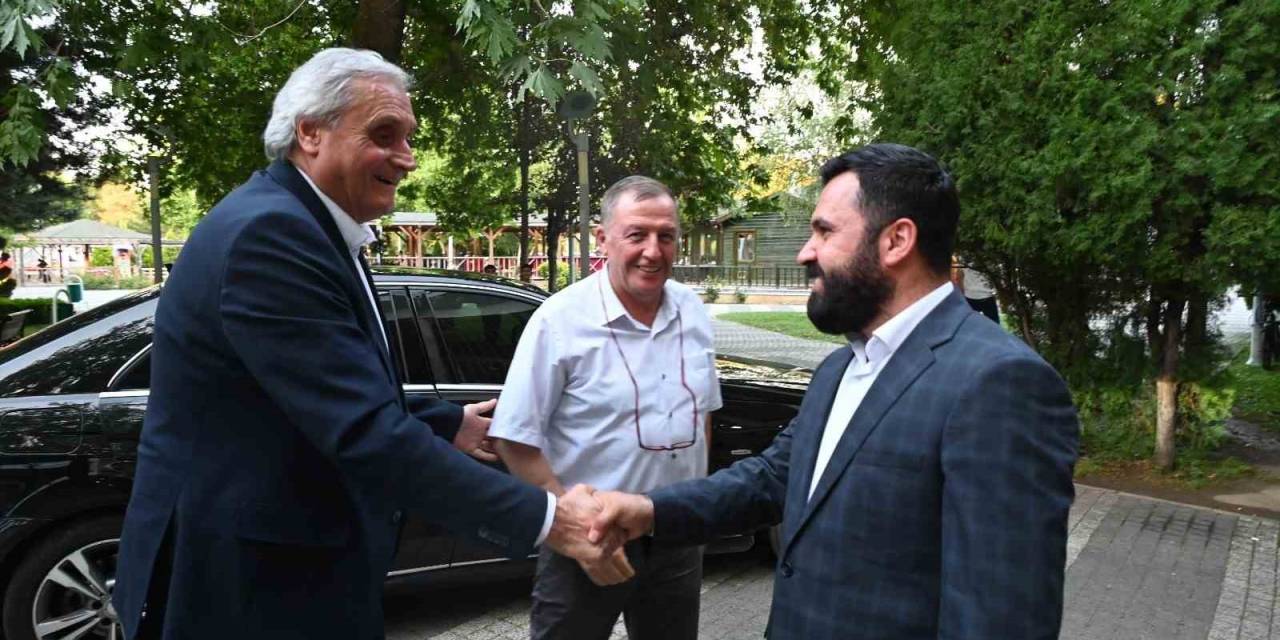 Başkan Bakkalcıoğlu Dernek Etkinliğine Katıldı