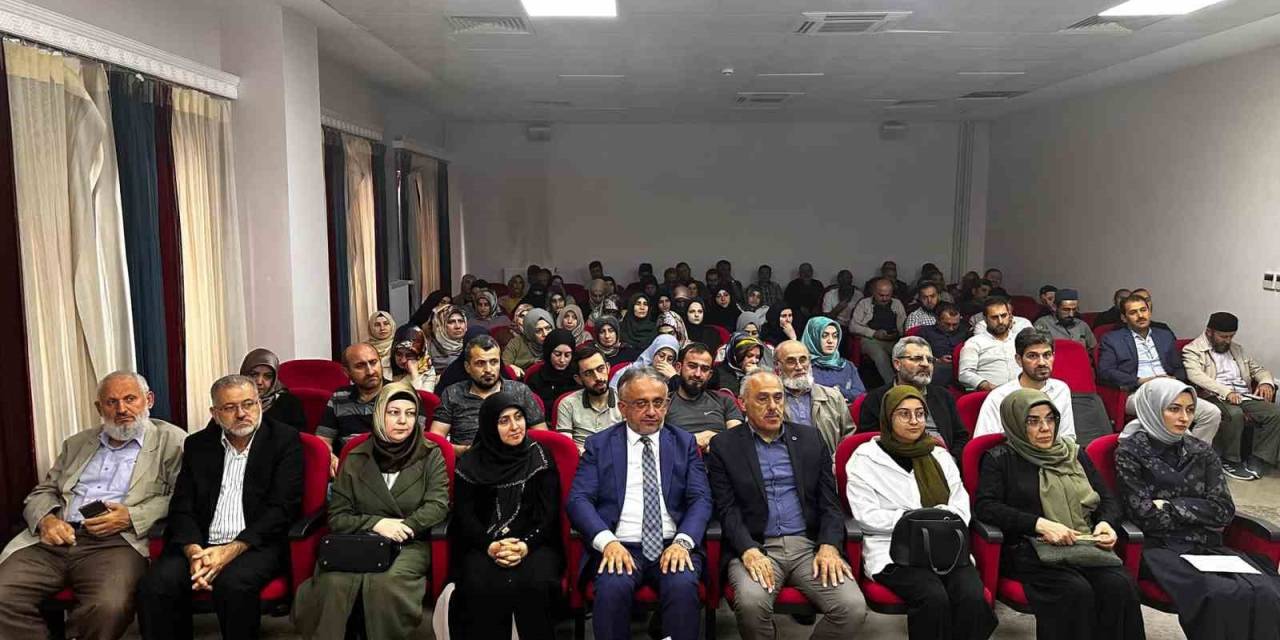 Bayburt’ta ‘Bir Yetime Aile Olmak’ Konulu Panel Düzenlendi