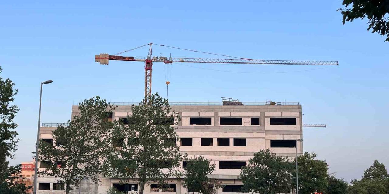 Avcılar’da Şantiyede Kafasına Demir Saplanan İşçi Hayatını Kaybetti