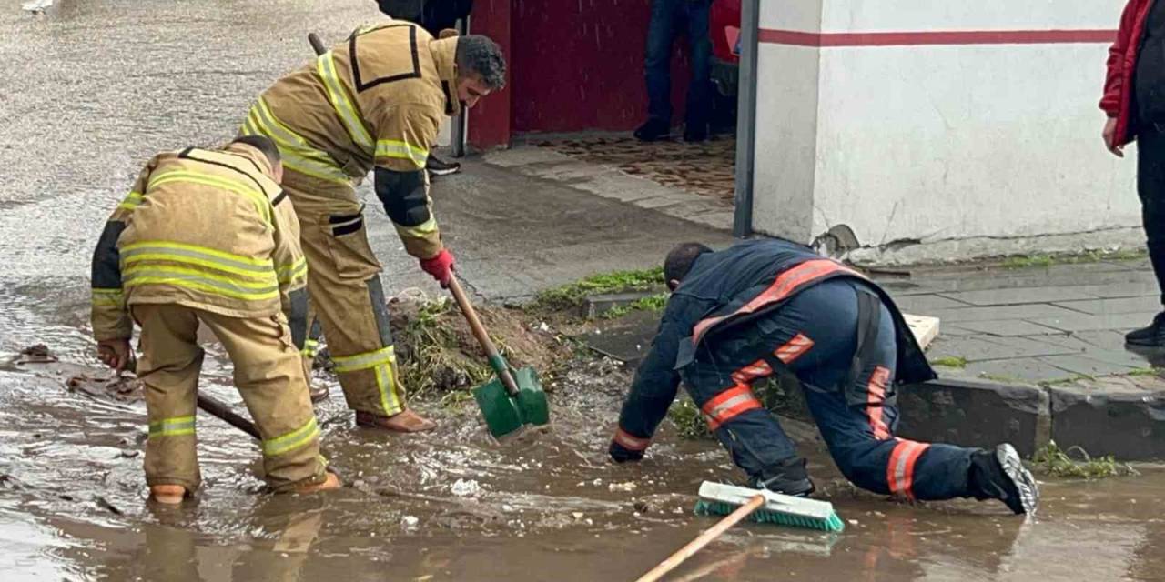 Sarıkamış’ta Sağanak Yağış Hayatı Olumsuz Etkiledi