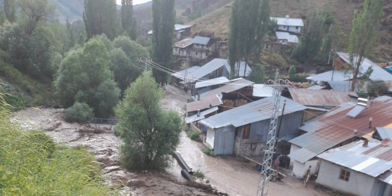 Erzurum’da Dereler Taştı