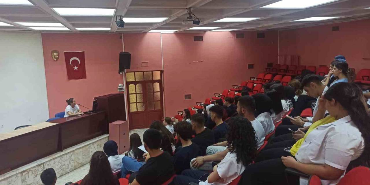 Aydın Devlet Hastanesi’nde Stajyer Öğrencilere Oryantasyon Eğitimi Verildi