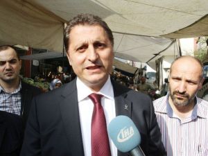 Ak Parti’li Hüsrev’e Çekmeköy Pazarında Barış Talebi