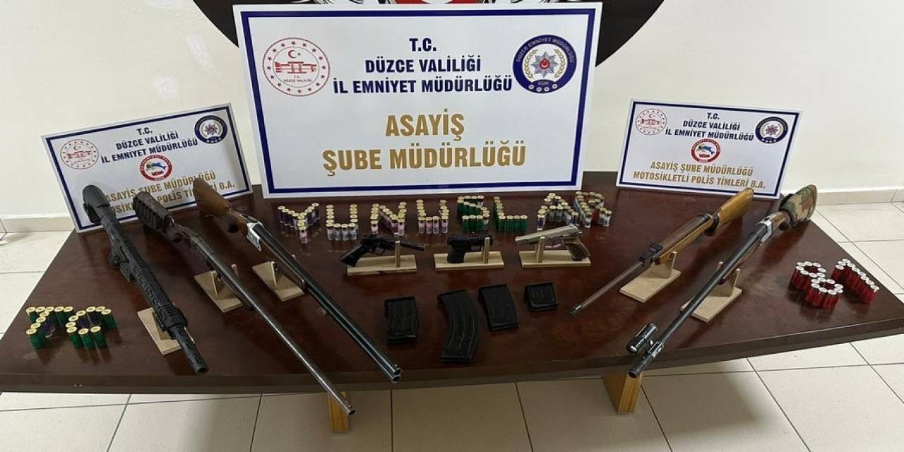 Şüphe Üzerine Durdurulan Araçtan Ruhsatsız Silah Ve Tüfek Ele Geçirildi