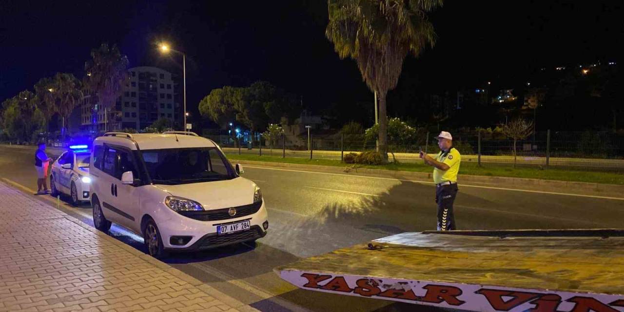 Kadını Darp Ederken Kendisine Müdahale Eden Polise Mukavemette Bulundu