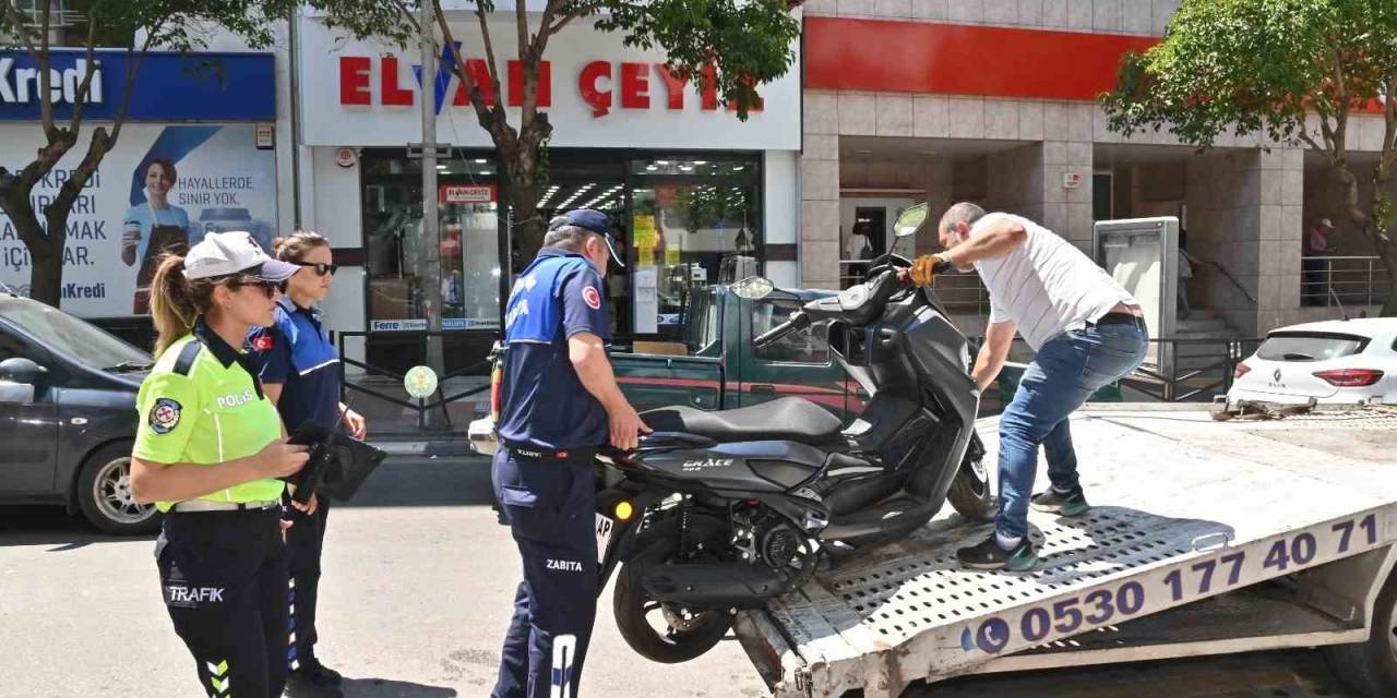 Kaldırımlardaki Motosiklet İşgallerine Sıkı Denetim