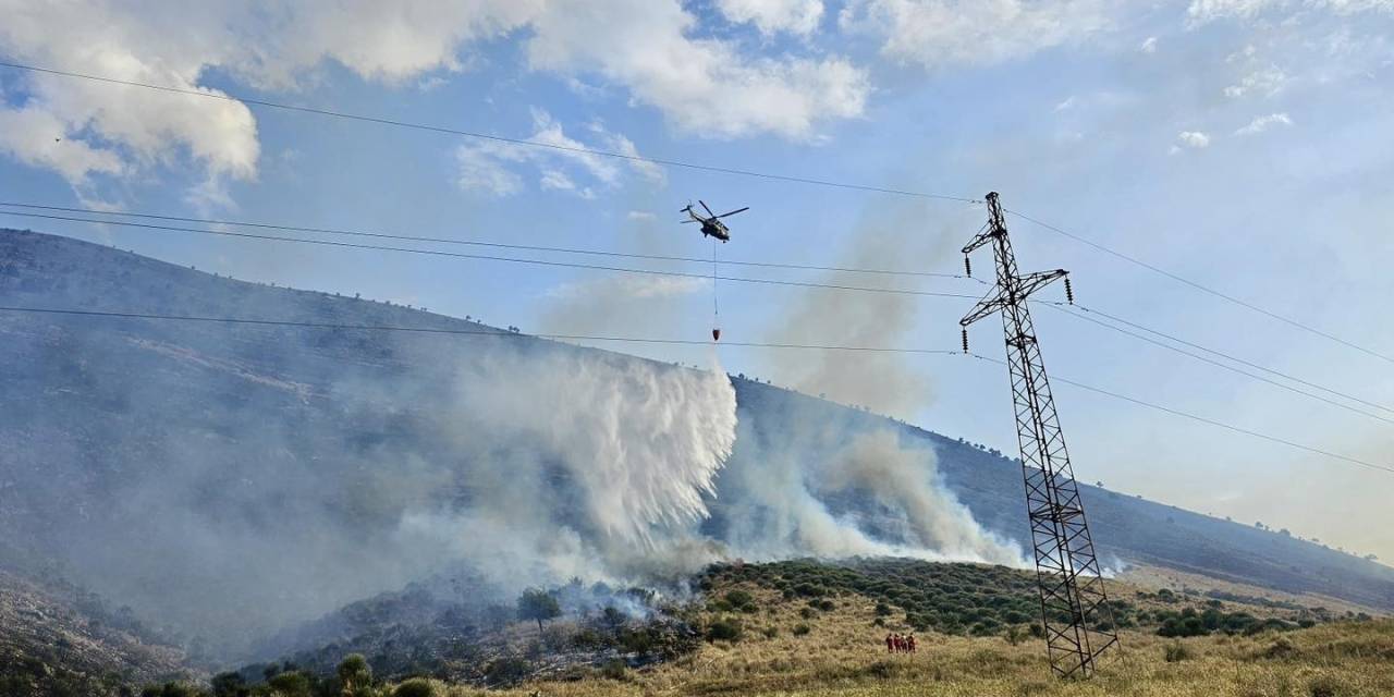 Arnavutluk’un Güneyinde Orman Yangınları
