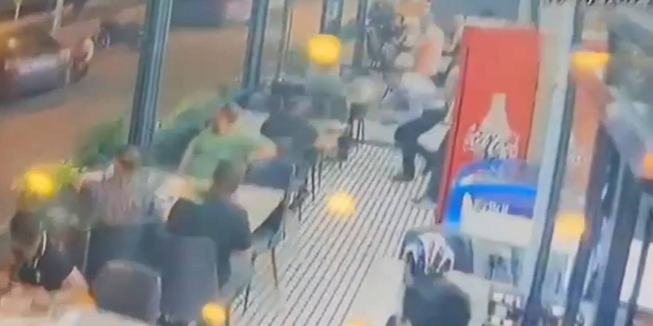 Esenyurt’ta Motosikleti Şahıslar, Restorana Ateş Açtı: O Anlar Kamerada