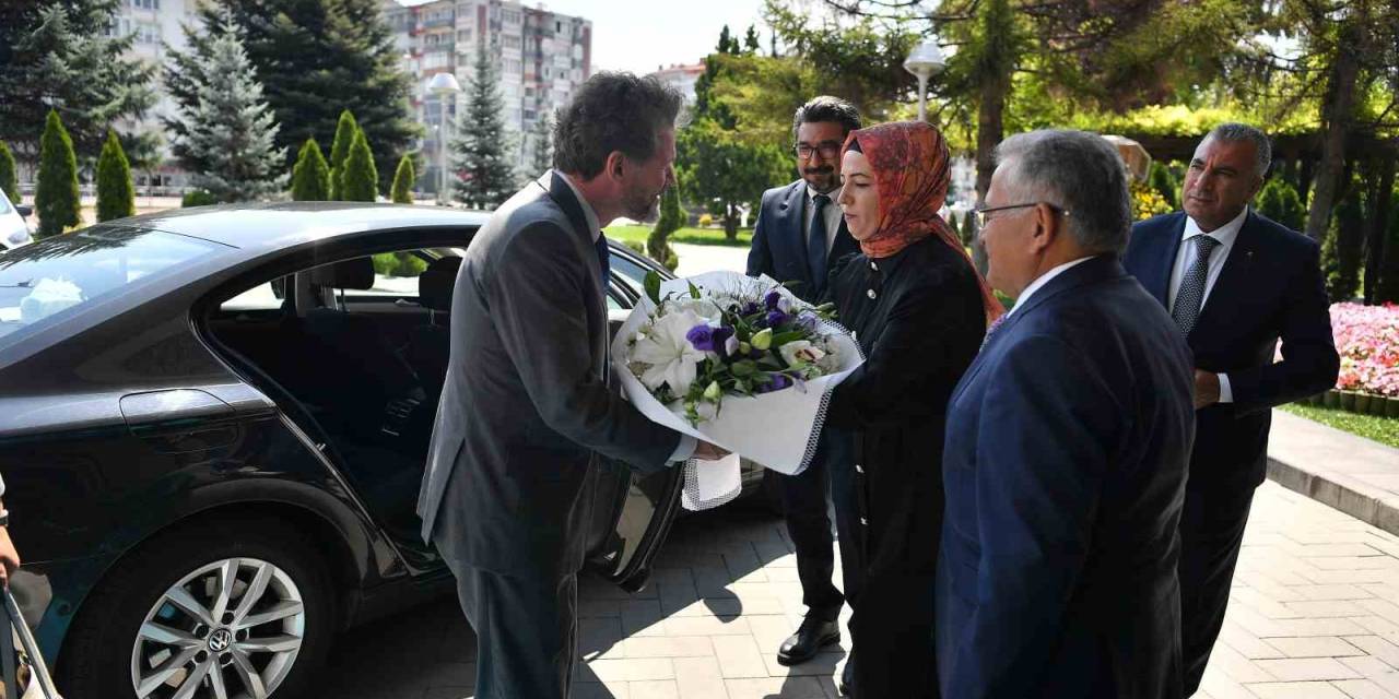 Kuzey Makedonya Cumhuriyeti Ankara Büyükelçisi Manasijevski’den Başkan Büyükkılıç’a Ziyaret