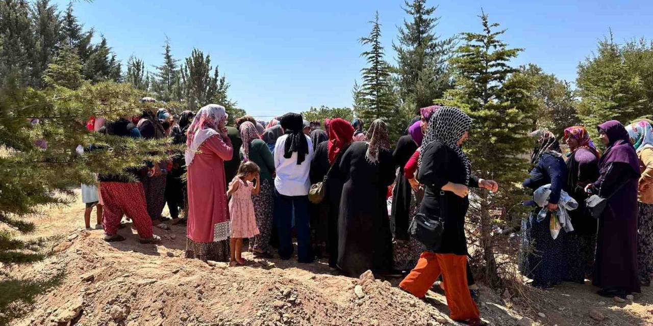 Gaziantep’te Gölette Boğulan 2’si Kardeş 3 Kişi Defnedildi