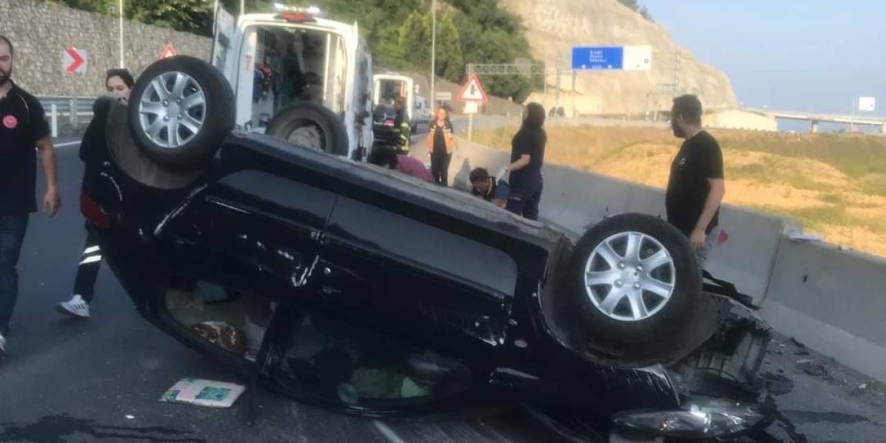 Bariyere Çarpan Otomobil Takla Attı: 5 Yaralı