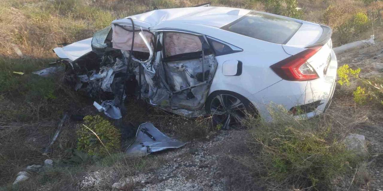 Kontrolden Çıkıp Karşı Şeride Geçti: 1 Ölü, 3 Yaralı