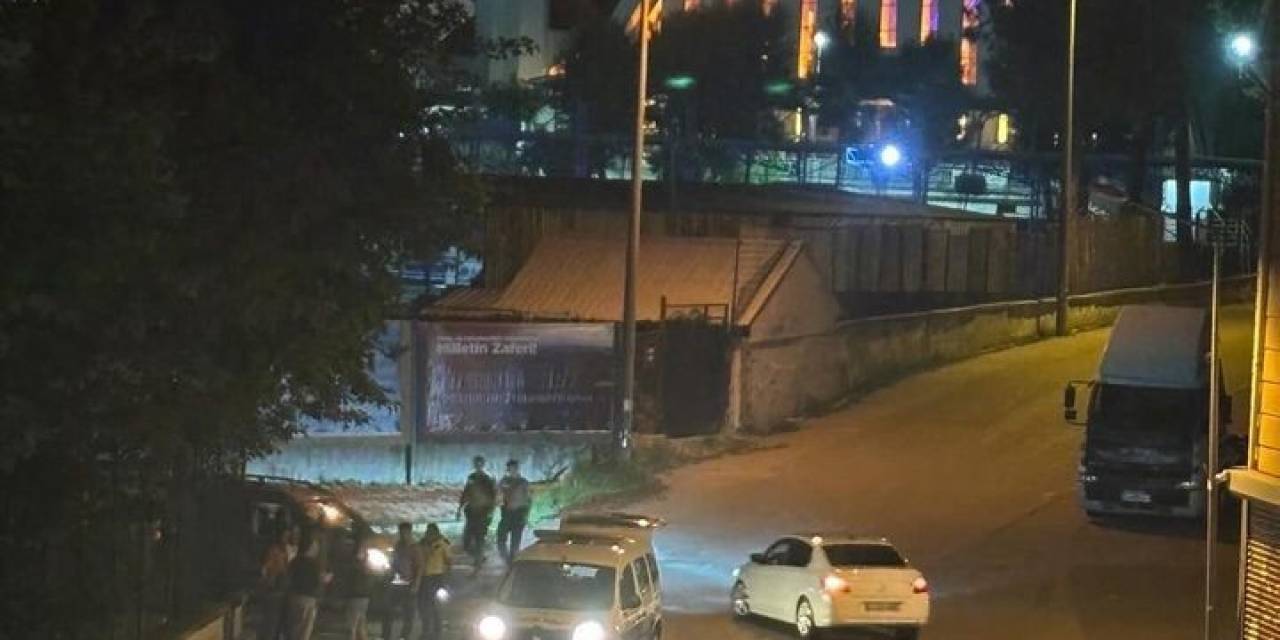 Kız Meselesi Yüzünden Gençler Birbirine Girdi: 1 Ölü, 3 Yaralı