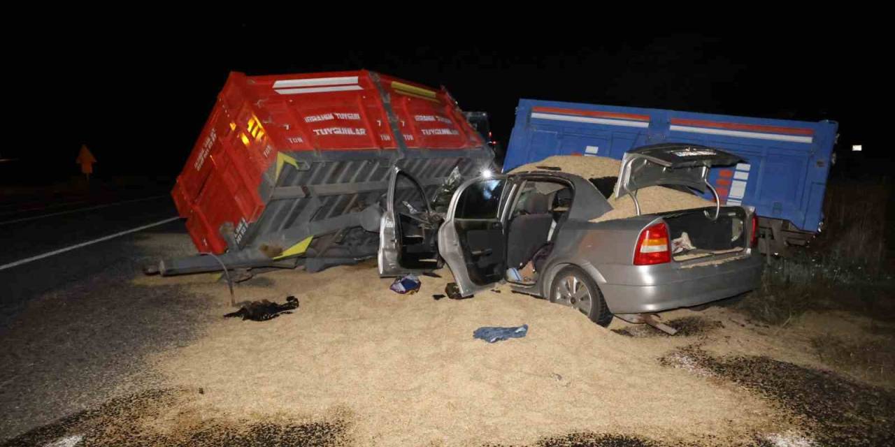 Traktör İle Otomobil Çarpıştı: 1 Ölü