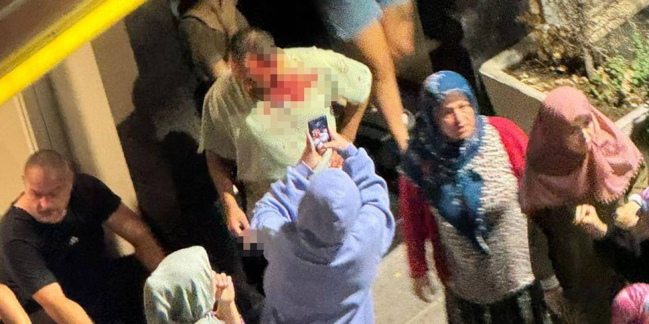 İstanbul’da Ortalığın Karıştığı ’miras Kavgası’ Kamerada: Aileler Birbirine Girdi, 3 Kişi Yaralandı