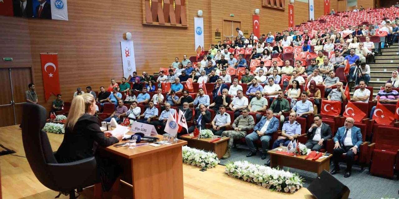 15 Temmuz’da Babası Ve Eşini Şehit Veren Gürs: "Acizlerin Karşısına Başları Dik Çıkan Kahramanlarımız, Tarihe İsimlerini Altın Harflerle Yazdırdı"