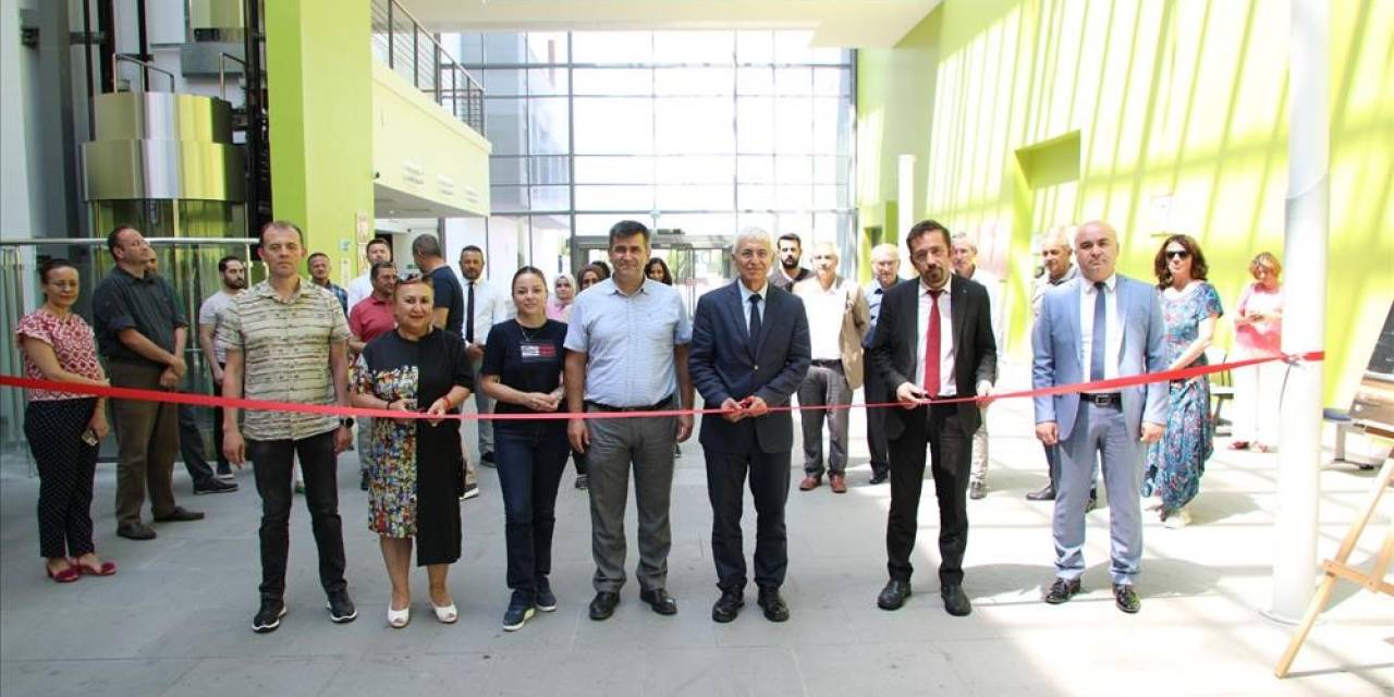 Eskişehir Teknik Üniversitesinde “15 Temmuz Demokrasi Ve Milli Birlik Günü” Fotoğraf Sergisi Açıldı