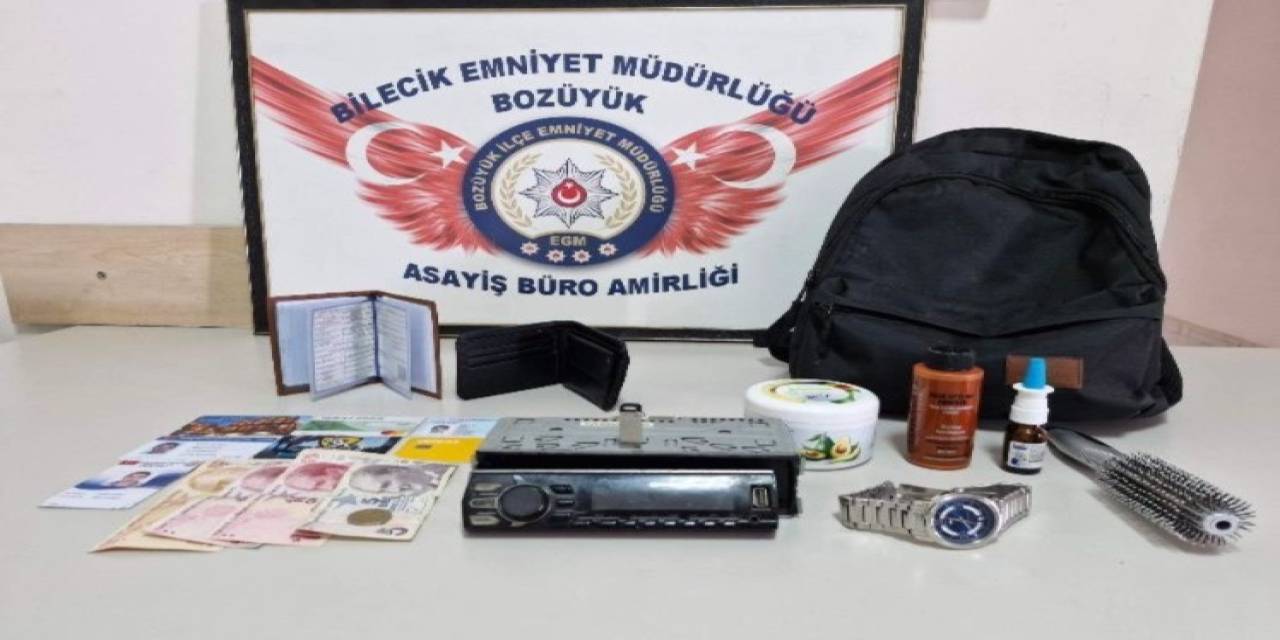 Bilecik’te Bir Aracın Lastiklerini Keserek Teyp Ve Çanta Çalan Şüpheli Yakalandı