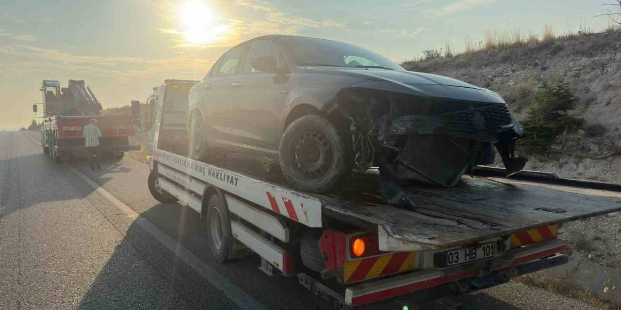 Refüje Giren Otomobilde 4 Kişi Yaralandı