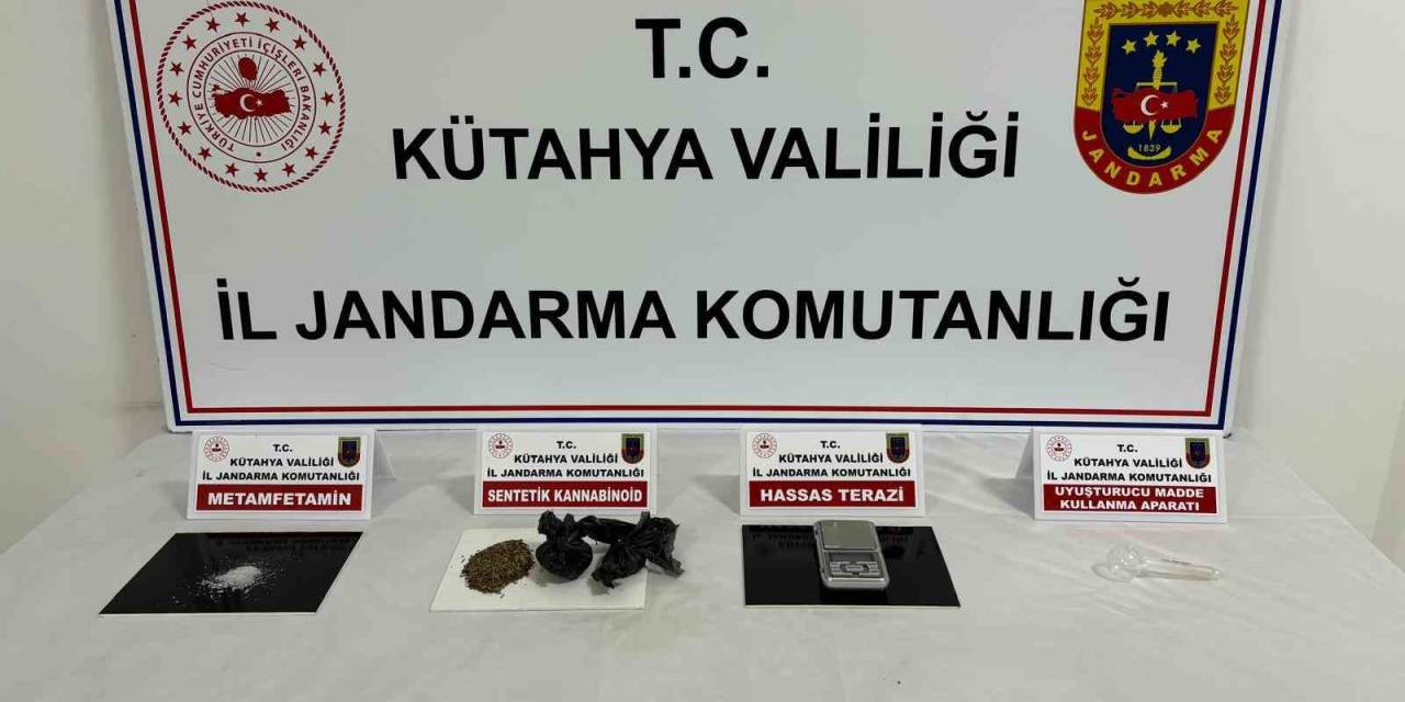 Jandarma’dan Uyuşturucu Operasyonu, 3 Kişi Tutuklandı