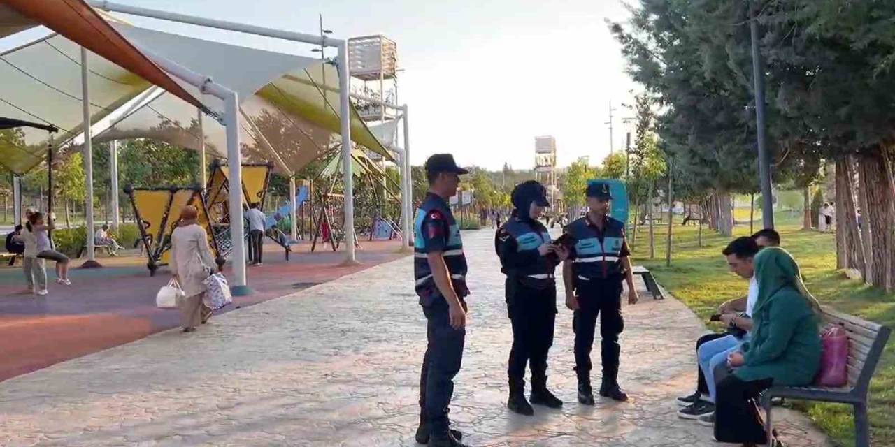 Gaziantep’te Jandarma Yaya Devriyesi Görev Başında