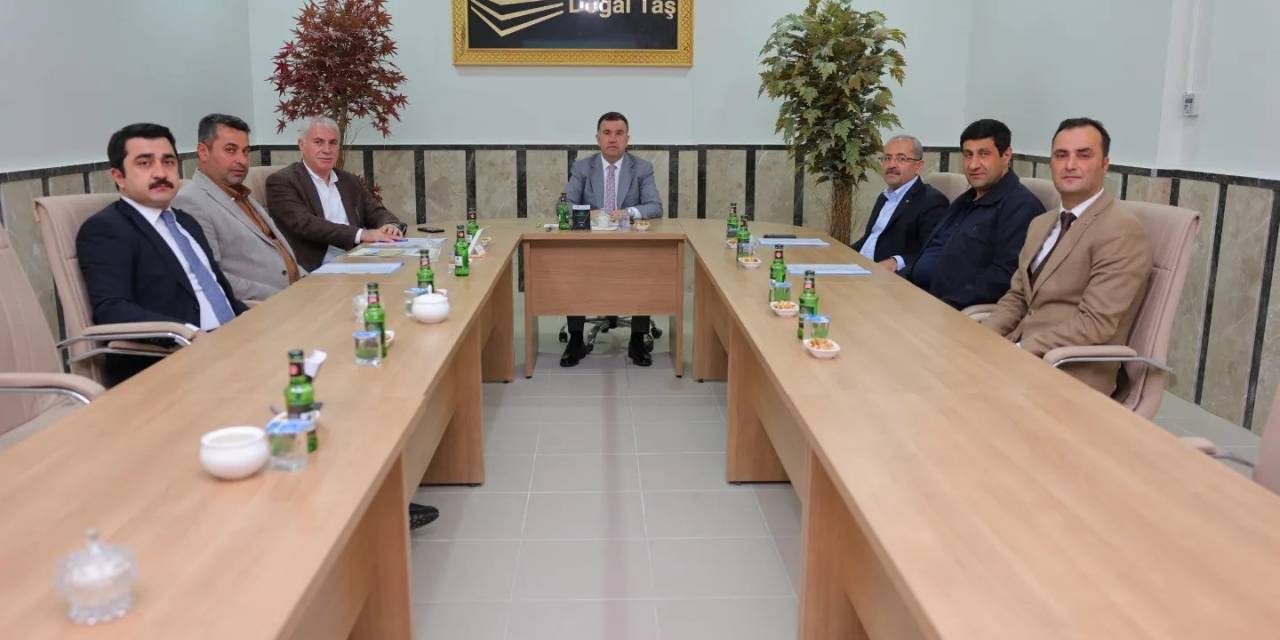 Doğal Taş Yönetim Kurulu Toplantısında İhracat Ve Üretim Konuları Değerlendirildi