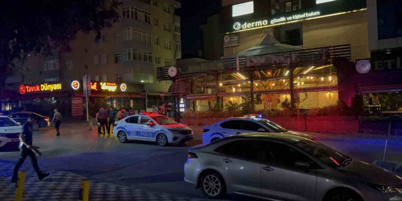 Kocaeli’de 2 İş Yeri Motosikletli Kişiler Tarafından Kurşunlandı