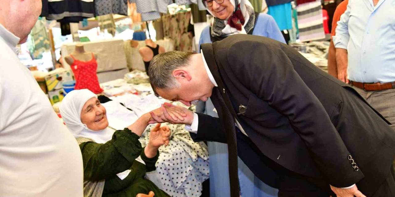 Başkan Balaban Laleli Pazar Yerinde Esnaf Ve Vatandaşı Dinledi