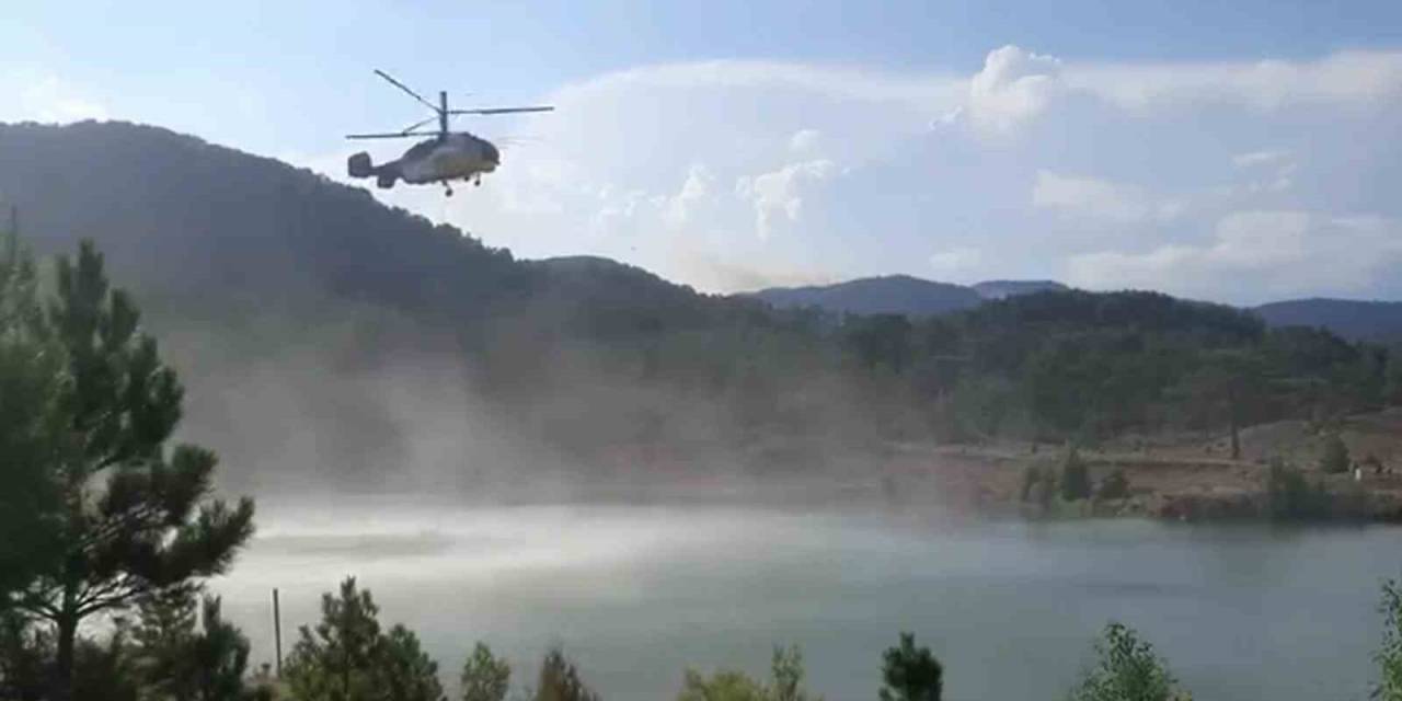 Denizli - Muğla Sınırında Çıkan Orman Yangına Havadan Müdahale Ediliyor