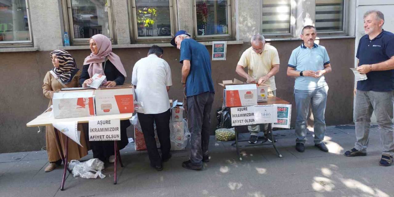Zonguldak Halkına Aşure İkram Ettiler