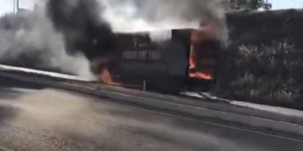 Elazığ’da Kamyon Alev Alev Yandı