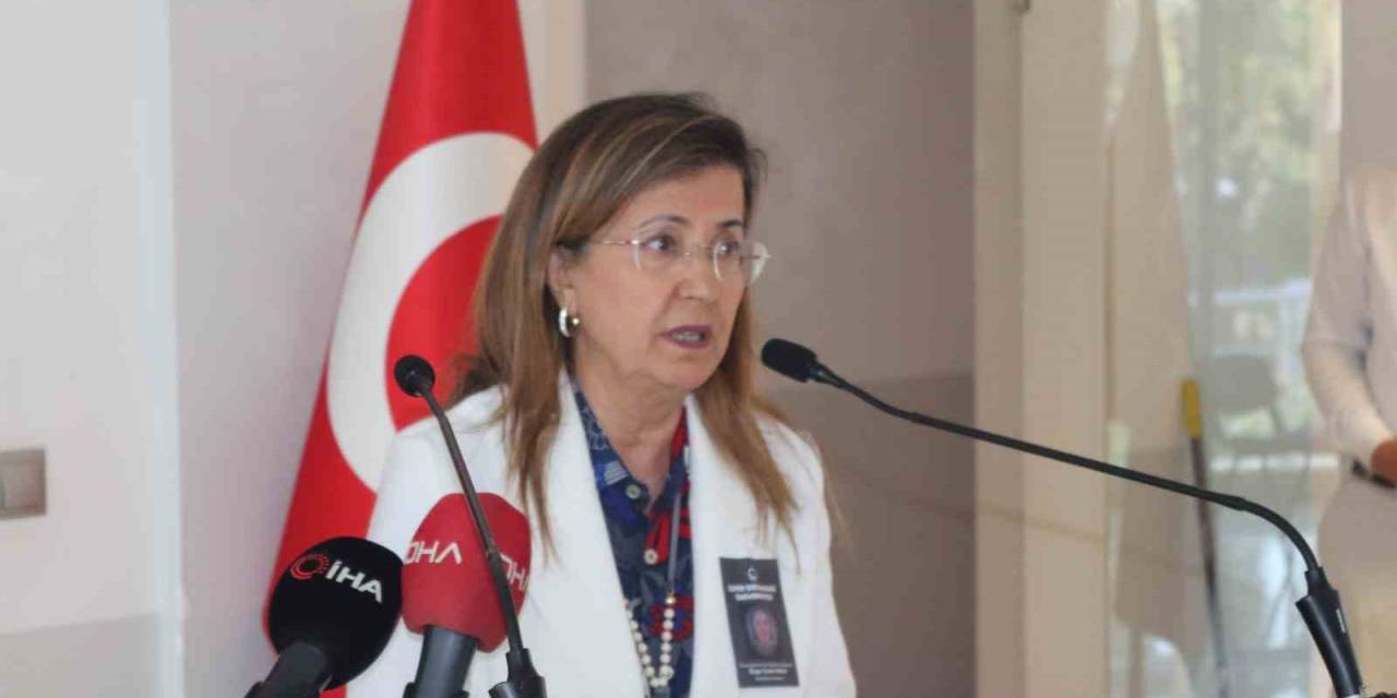 İzmir’de Elektrik Akımına Kapılarak Hayatını Kaybeden Özge Ceren Deniz İçin Anma Töreni Düzenlendi