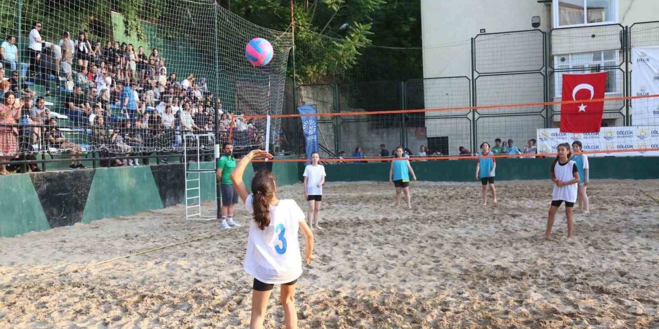 Gölcük’te Plaj Voleybol Turnuvası Heyecanı Başlıyor