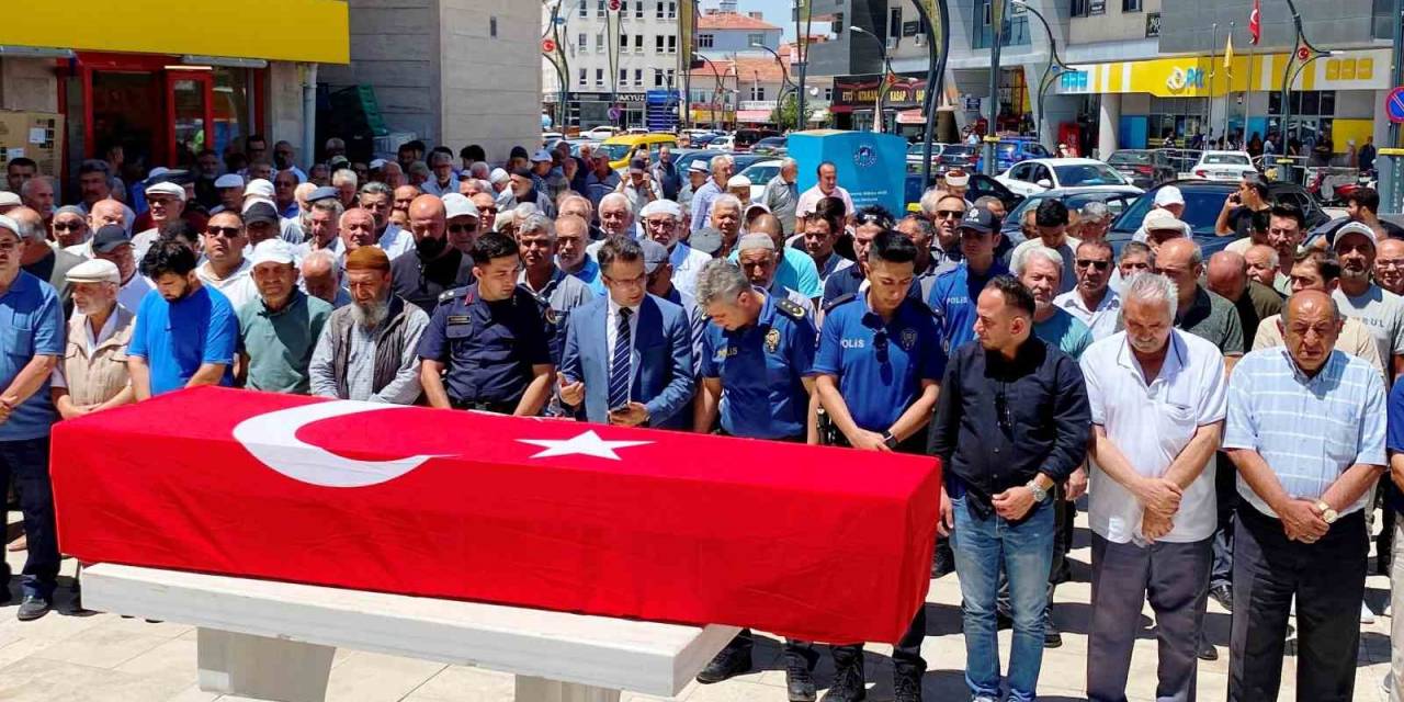 Kazada Hayatını Kaybeden Emekli Polis Toprağa Verildi