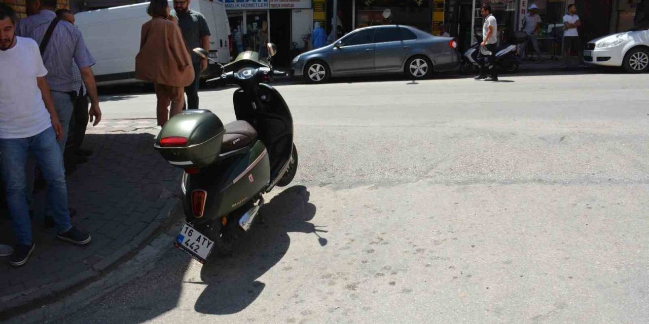 Otomobil İle Motosiklet Çarpıştı, 1 Kişi Yaralandı