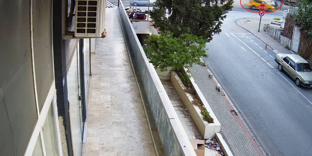 Feci Kazada Ölümden Döndü, Ambulans Yerine Polis Aracına Binmek Zorunda Kaldı