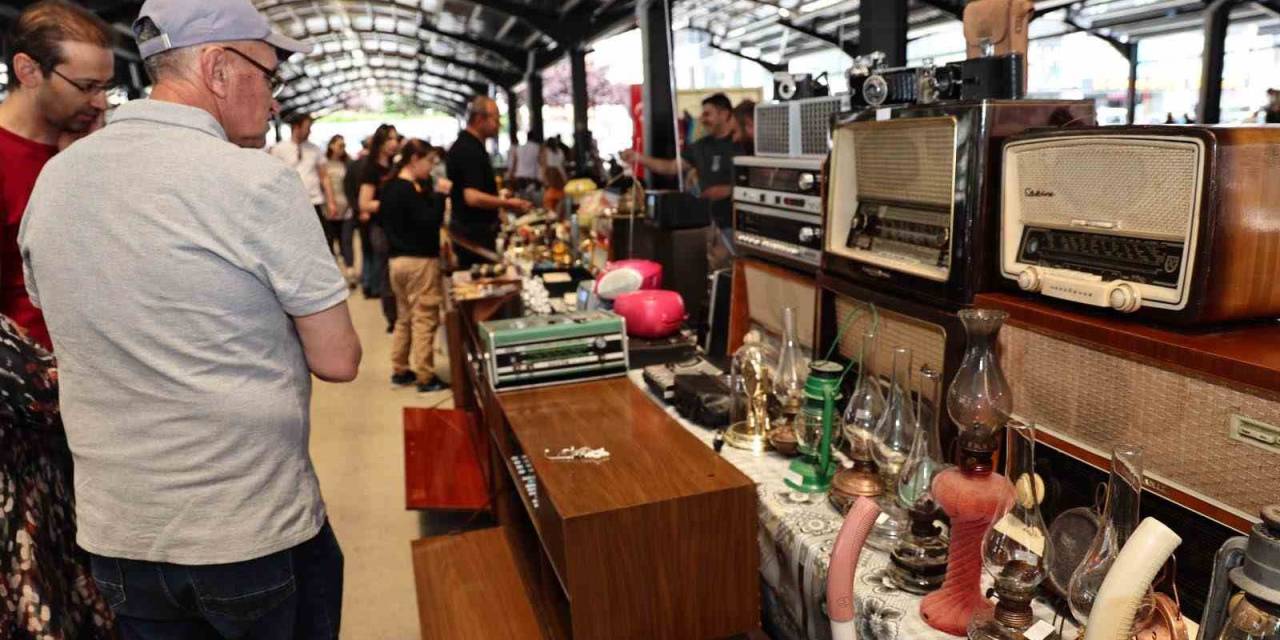 Antikacılar Yeni Yerini Sevdi