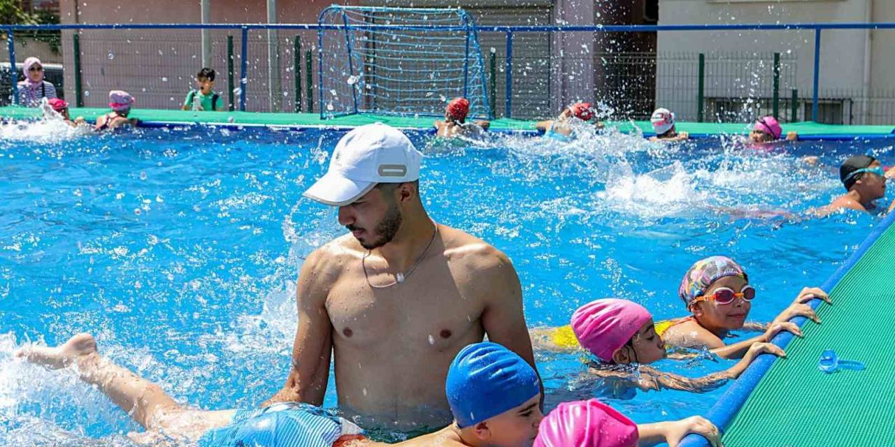 Bayraklı’da Yüzme Kursuna Büyük İlgi